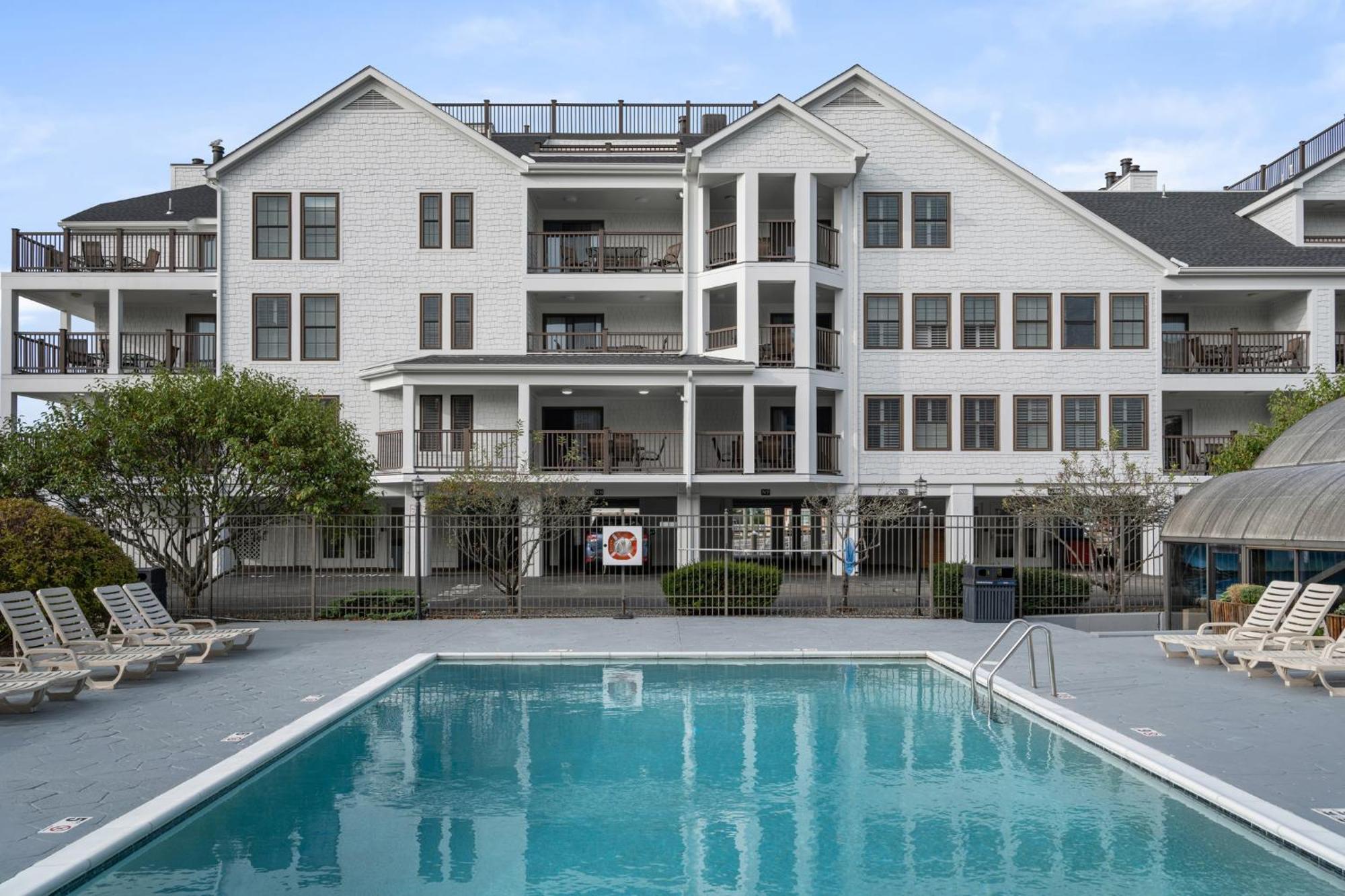 Club Wyndham Newport Onshore Exterior foto